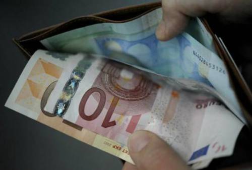 Perugia, trova 35mila euro in contanti per strada e li restituisce