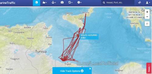 Le immagini incastrano le ong. Così caricano i migranti vicino alla Libia