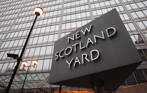 Manchester, la polizia protegge le moschee. Si temono rappresaglie