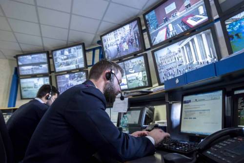 Il dossier è sul tavolo di Salvini: i trenta terroristi da catturare