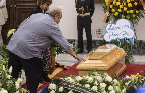 L'ultimo addio a Villaggio: oggi camera ardente e funerali laici