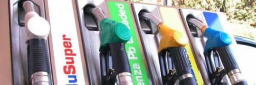 Benzina, l'Italia è tra i Paesi più cari al mondo: colpa delle tasse