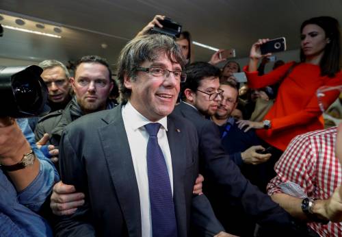 E Puigdemont crea un "governo catalano in esilio" in Belgio