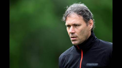Van Basten: "Juve forte ma vince solo in Italia. Il Milan? Fa male vederlo così"