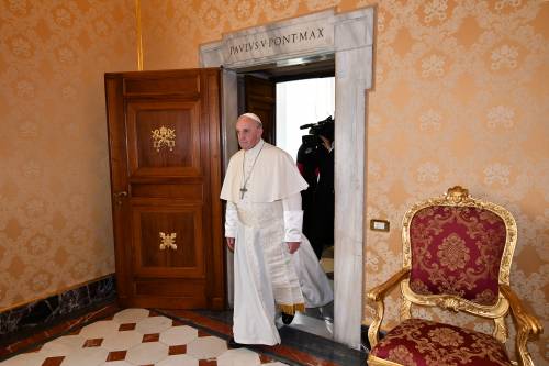 Il Papa corregge il Padre Nostro: "Dio non induce in tentazione"