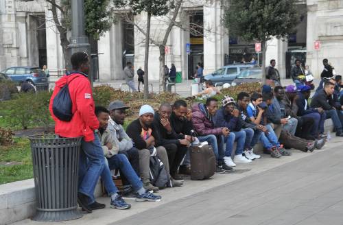 I medicinali per i poveri? Finiscono agli immigrati