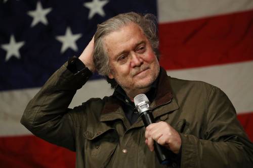 Bannon ora rischia: chi lo ha finanziato sta con Trump