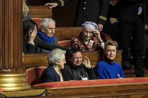 Il biotestamento è legge. "Ora avanti con l'eutanasia"