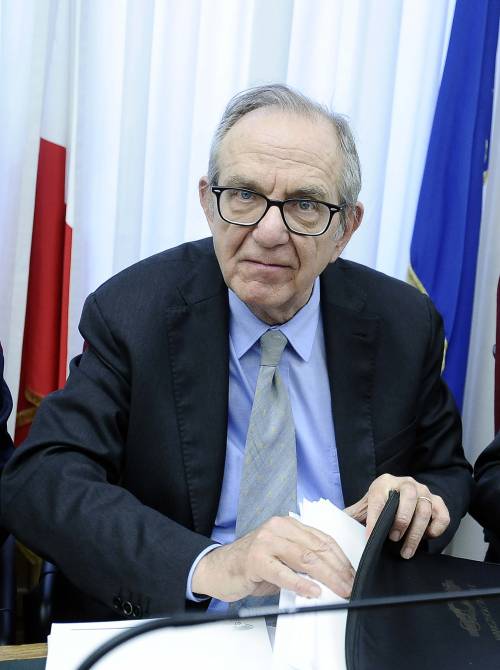Padoan: "ll rischio più grande è quello di un collasso economico delle imprese"