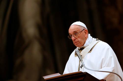 Migranti, l'appello di papa Francesco: 'Superate le paure e accogliete'