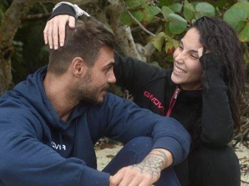 Gf, Paola durissima con Monte: "Non mi piacciono le minestre riscaldate". Poi attacca l'ex Gentili