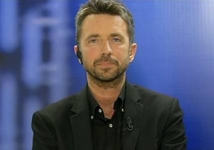 "Sono il giornalista più potente". Ma Andrea Scanzi viene deriso: "Eiacula egocentrismo"