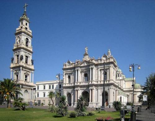 Attacco di un algerino con l'auto: terrore al Santuario di Pompei