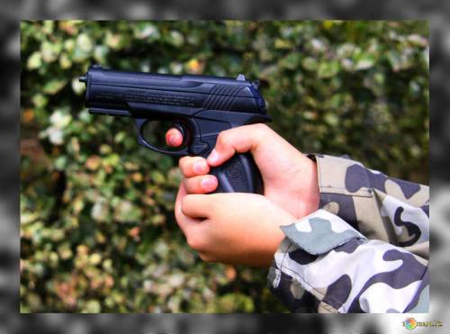 Usa, bambino trova pistola in negozio Ikea e spara un colpo