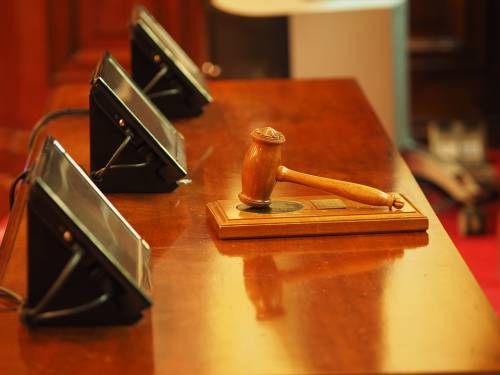 Minacce all'imprenditore che compra terreno all'asta