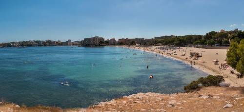 Maiorca, turiste violentate in spiaggia: caccia agli aggressori