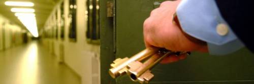Bari, in una settimana aggrediti 7 agenti in carcere