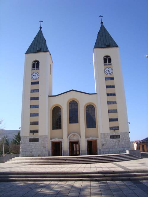 Medjugorje, Monsignor Peric: "False le 47 mila apparizioni mariane"