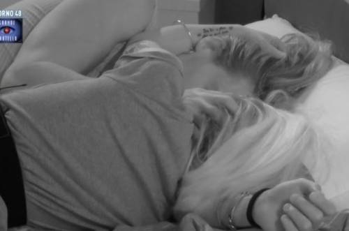 Gf, scatta l'inaspettato bacio tra Veronica e Alberto