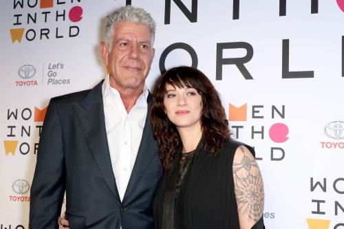 Suicida lo chef Bourdain Il dolore di Asia Argento "Lui era la mia roccia"