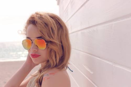 Abbronzatura e make-up: i trucchi per un viso perfetto