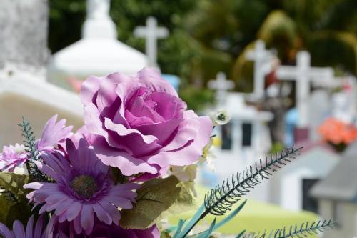 Il morto è vivo e vegeto: la moglie denuncia il decesso dell'uomo sbagliato