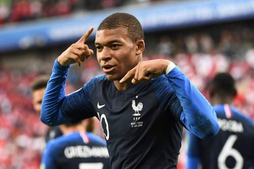 Mbappè-gol fa volare una Francia bella a metà. Già finita la favola Perù