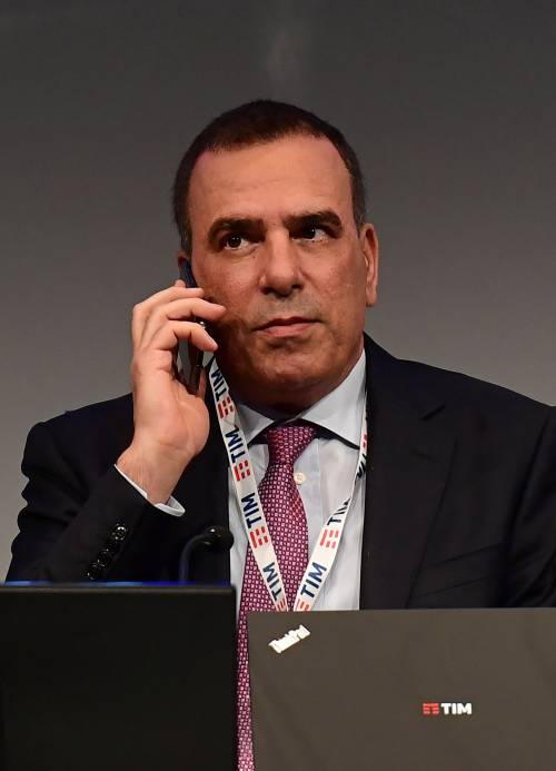 Allarme per Tim, Vivendi accusa Elliott