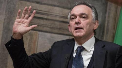 Rossi contro i decreti sicurezza: "Le leggi Salvini sono disumane"