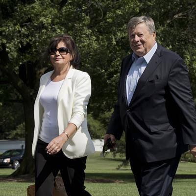 I genitori di Melania diventano cittadini Usa con legge che Trump vuole abolire