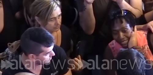 "Perché non gira la foto di Salvini che dà una carezza a una nera?"