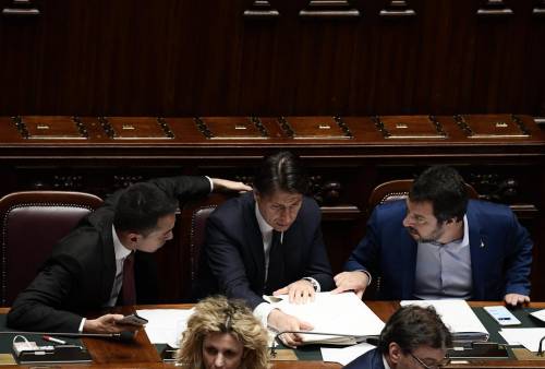 Salvini e Di Maio sfidano l'Ue: "Se ne faranno una ragione"