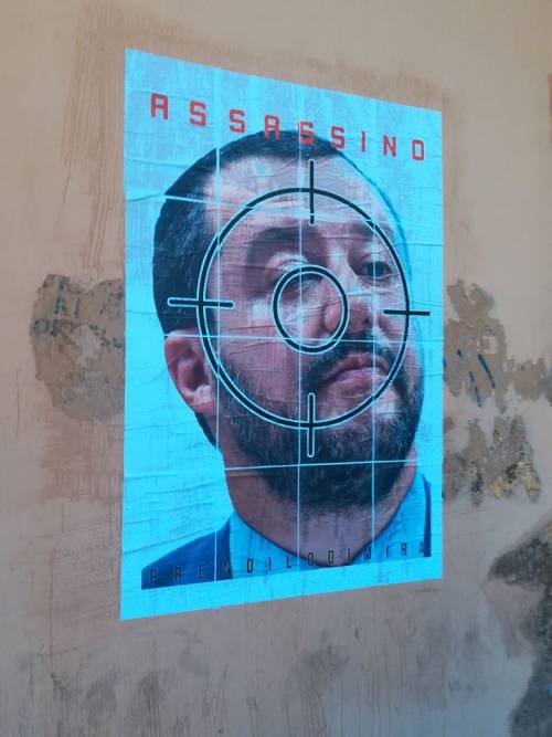 Salvini in manifesto al centro di mirino, l’odio del Cua: “Assassino”