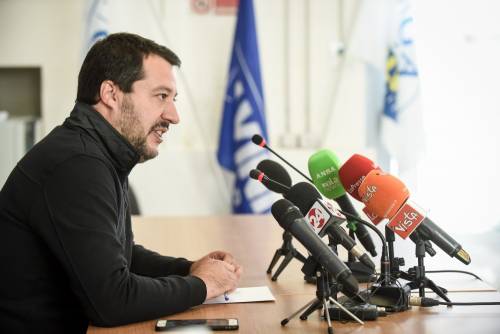 Salvini: "Sulla carta d'identità elettronica in arrivo dicitura 'madre' e 'padre'"