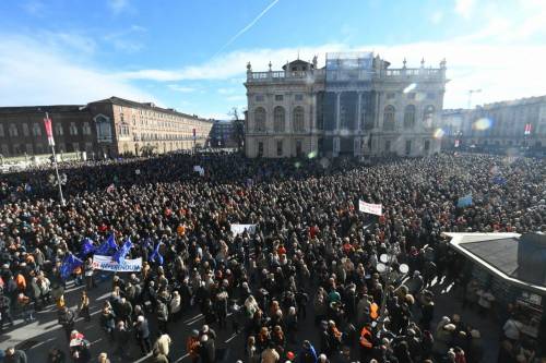 Sì Tav in piazza. Lega: "Se governo dice no, si farà referendum"