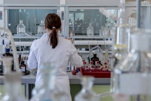 "Covid-19 attacca i testicoli? Ecco la verità"