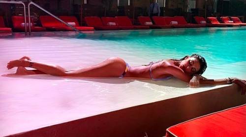 Cavalli offende (ancora) Belen: "Sei la preferita dei seg..."