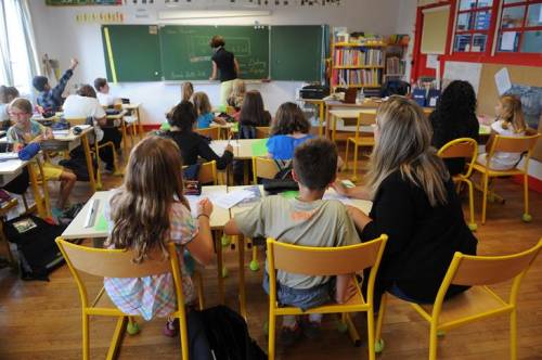 Salvini scrive al ministro Grillo: "A scuola pure i bimbi non vaccinati"