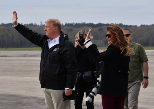 I complottisti accusano: "Quella non è Melania Trump"