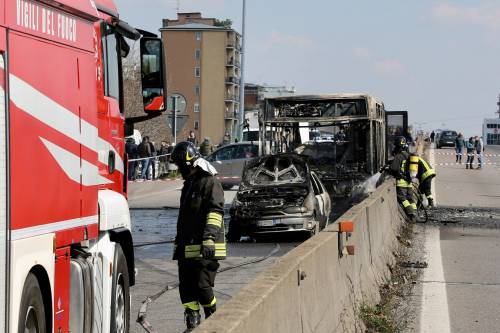 Un testimone racconta: "Così ha sfondato tutto Puntava a farla finita"