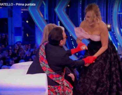 Gf, Malgioglio lancia la bomba: "Nella Casa ci sono tre gay e mezzo"