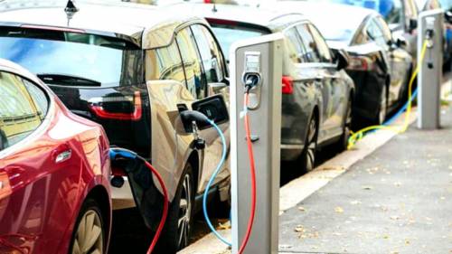 In Italia sempre più elettriche ma il parco auto resta vecchio