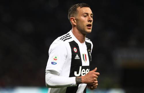 Juventus, ladri a casa di Bernardeschi durante il derby: la fidanzata sventa il furto