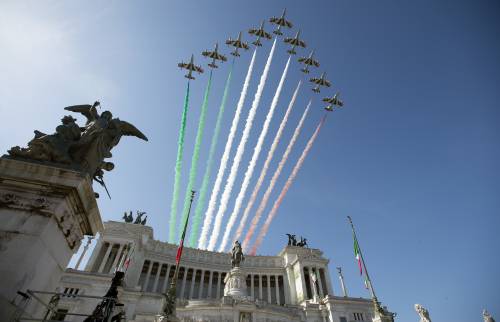 Il 2 giugno grillino "per l'inclusione" Militari presi in giro