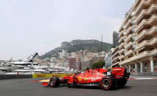 La Ferrari del paradosso si perde nel Principato tra incidenti e algoritmi