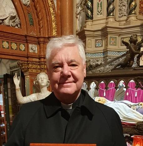 Mueller tuona: "Il Papa non può abolire celibato dei preti"