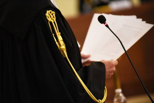 "Assassina nullatenente? Le spese le paga la famiglia della vittima"