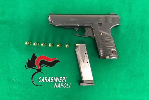 In casa con la pistola, arrestato un 29enne