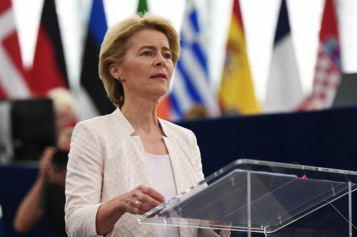 Von der Leyen avvisa l'Italia: "Monitorerò i conti da vicino"