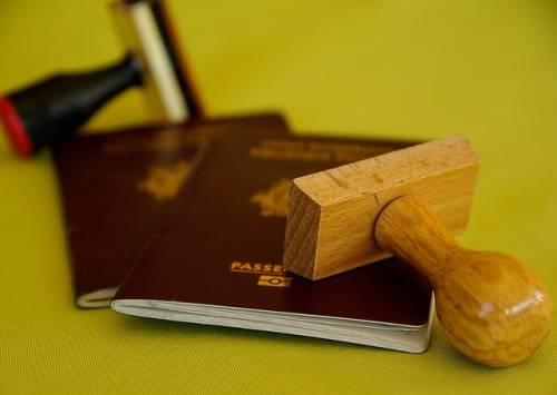 Padova, espulso cambia cognome e torna in Italia: arrestato
